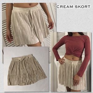 ❌SOLD❌and Formal Cream Short Skirt Soft Cloth